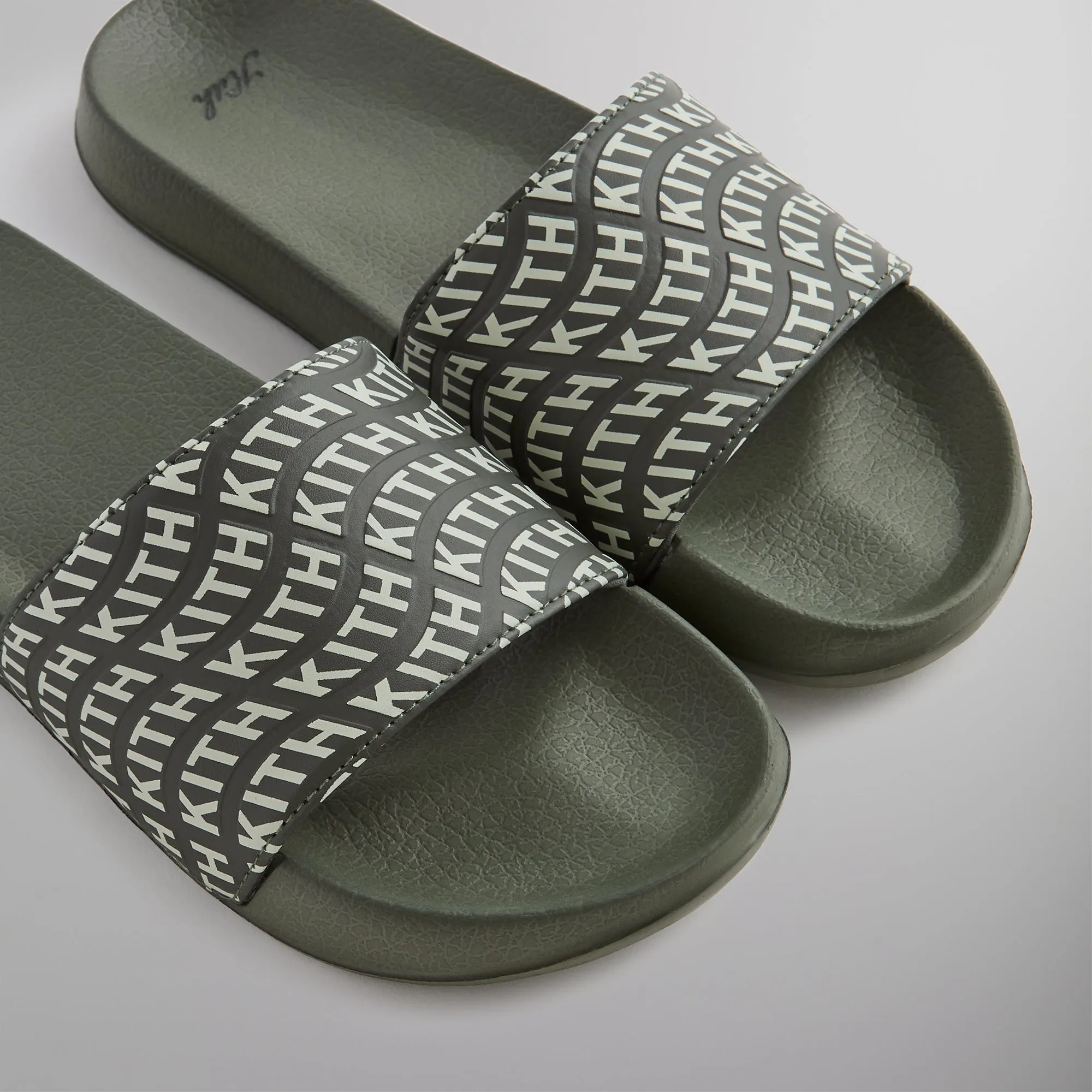 Ganni     low chelsea boot