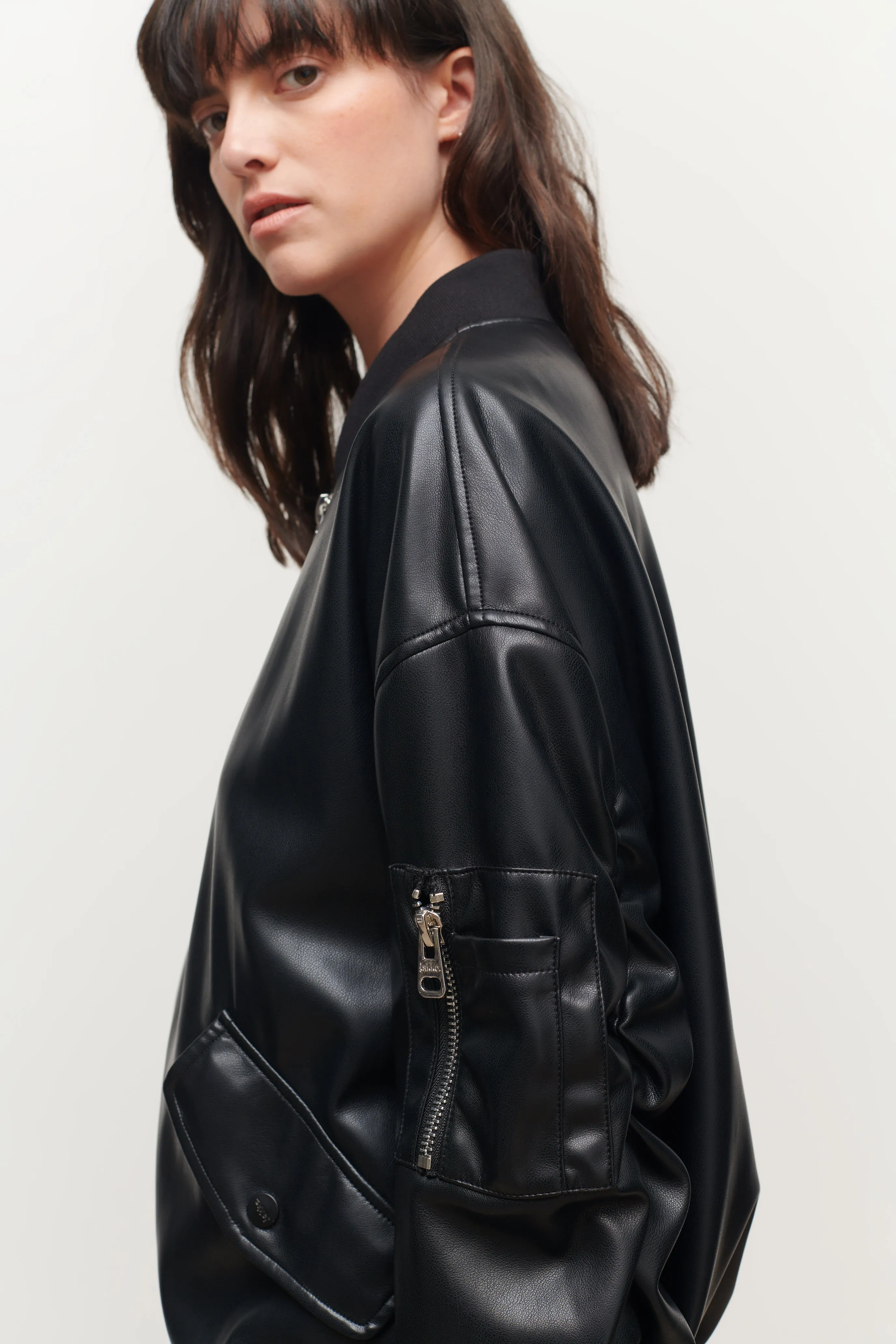 MEL BOMBER BLACK