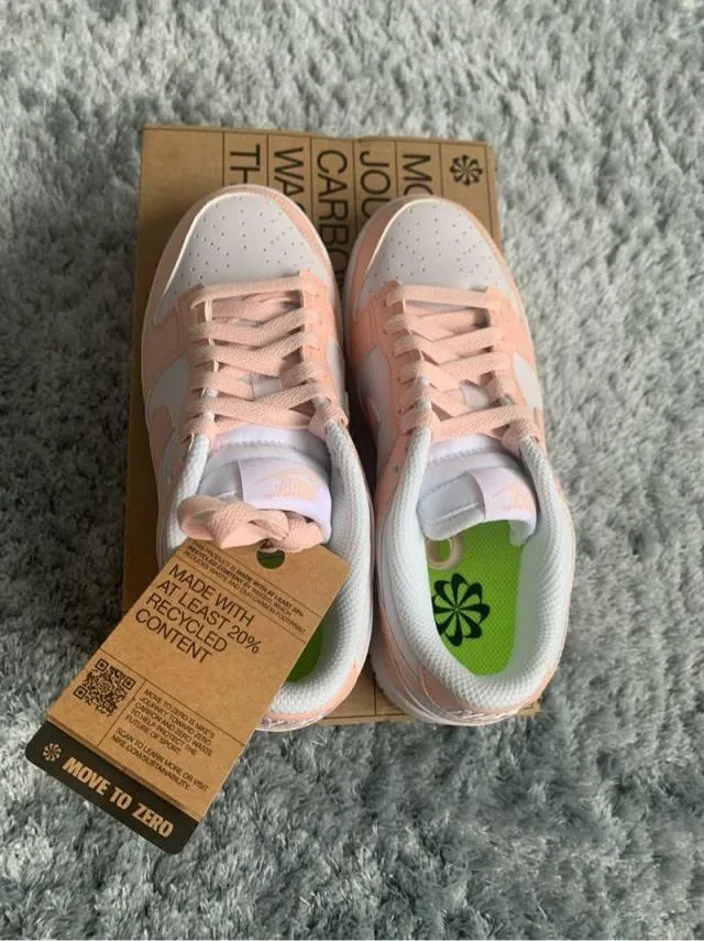 Nike dunk low coral
