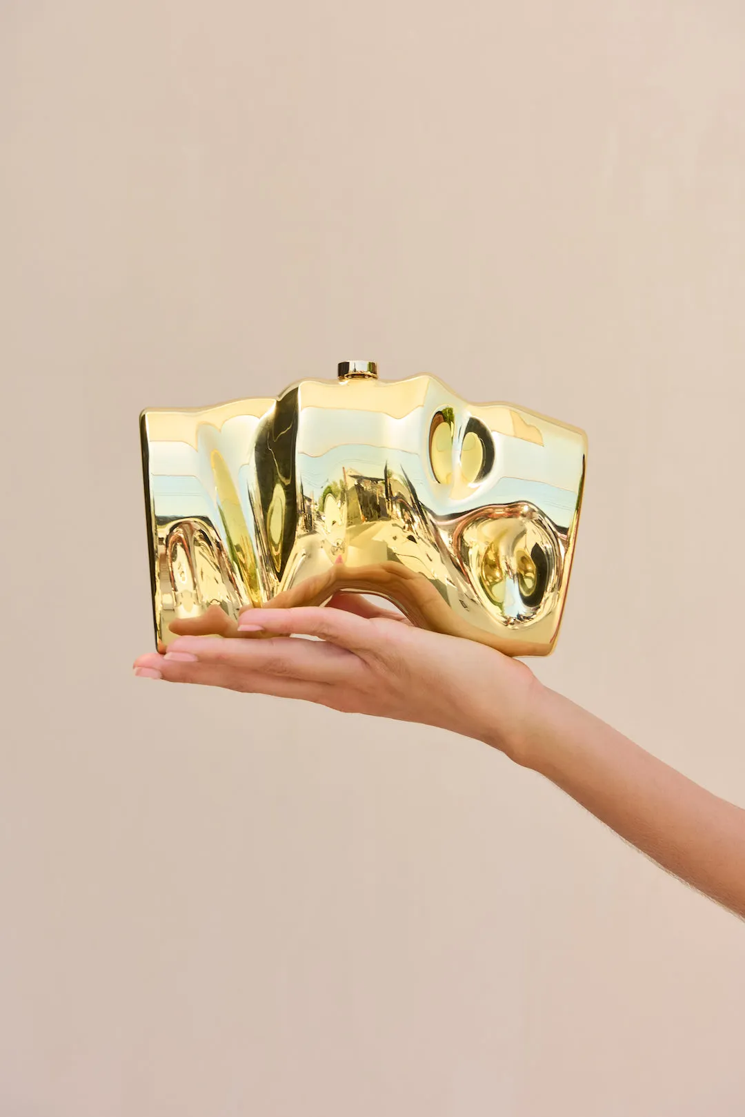 SCRUNCH CLUTCH - SHINY GOLD