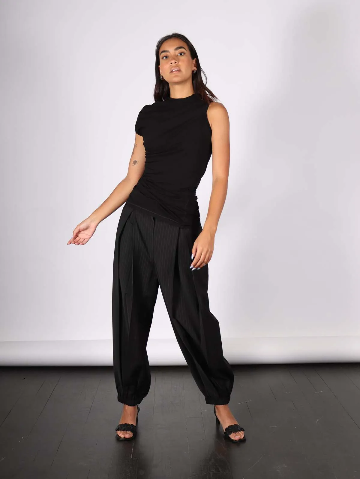 Sleeveless Wind Top - Black
