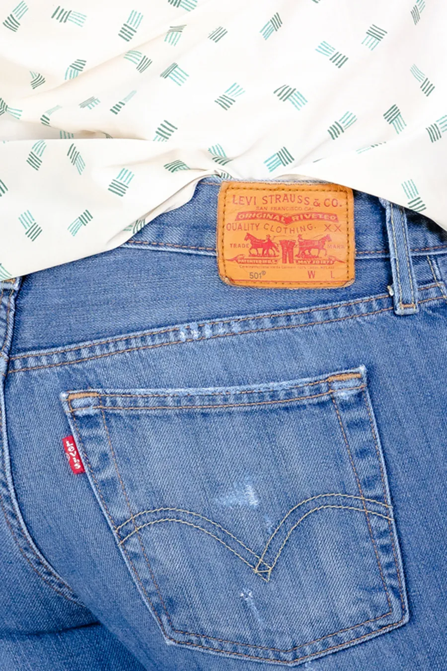 Vintage Levi's 501 Blue Jeans | Size 28/32 - Brick Vintage